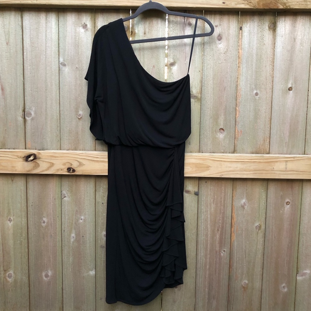 David Meister One Shoulder Ruffle Dress Size 8 Black Rayon Split Sleeve Blouson
